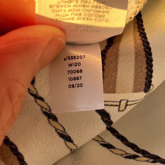 Ann Taylor Tassel Print Shirred Neck Button Front Blouse Womens XL Cream Black - Picture 10 of 10